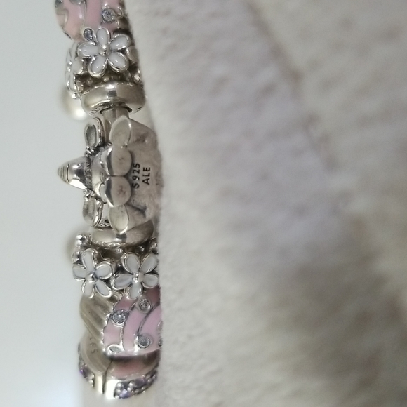 ♥️ EUC Pandora Elephant Cupcake Flower charm bracelet - Picture 5 of 9